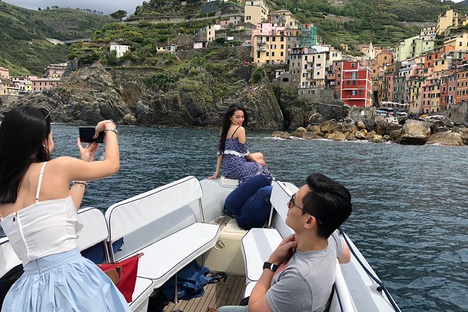 Private Boat Tour Along the Cinque Terre - Highlights and Experiences