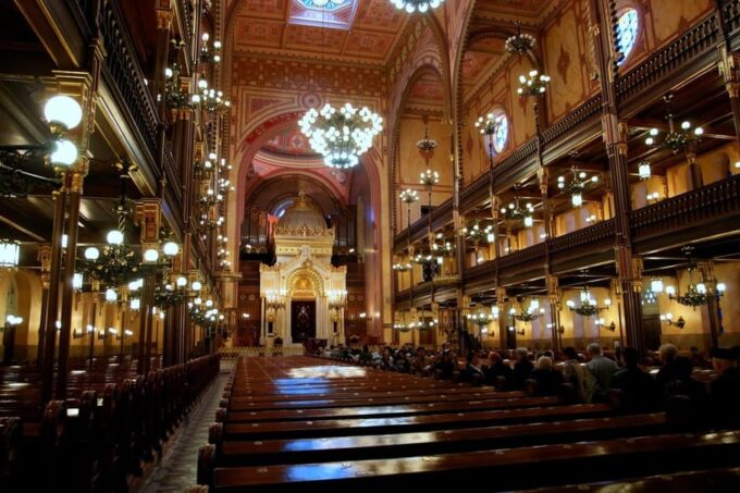 PRIVATE Budapest Jewish Heritage Walking Tour - Food Tasting - Accessibility Features