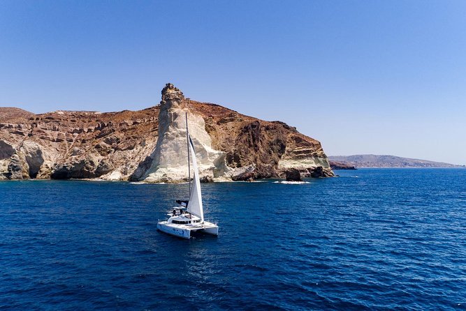 Private Luxury Caldera Cruise With a Rich BBQ Meal and Open Bar! - Safe and Knowledgeable Captains