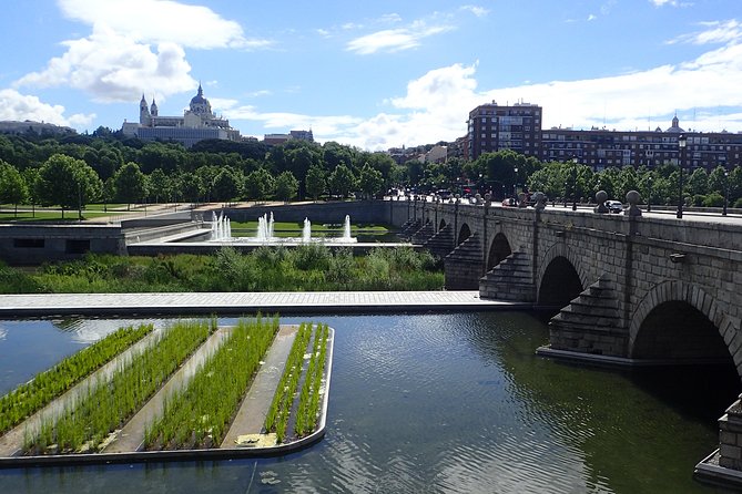Private Madrid City Tour | Bike or E-Bike | Exclusive Guided Tour - Choosing Between Traditional Bike or E-Bike