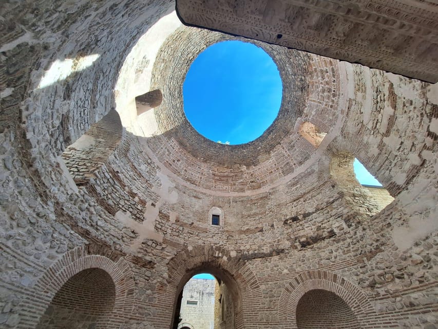 Private Split and Trogir Guided Walk Tour Cruise Ship Pickup - Kamerlengo Castle and City Loggia