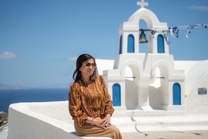 Private Walking Tour in Santorini With Personal Photographer - Sum Up
