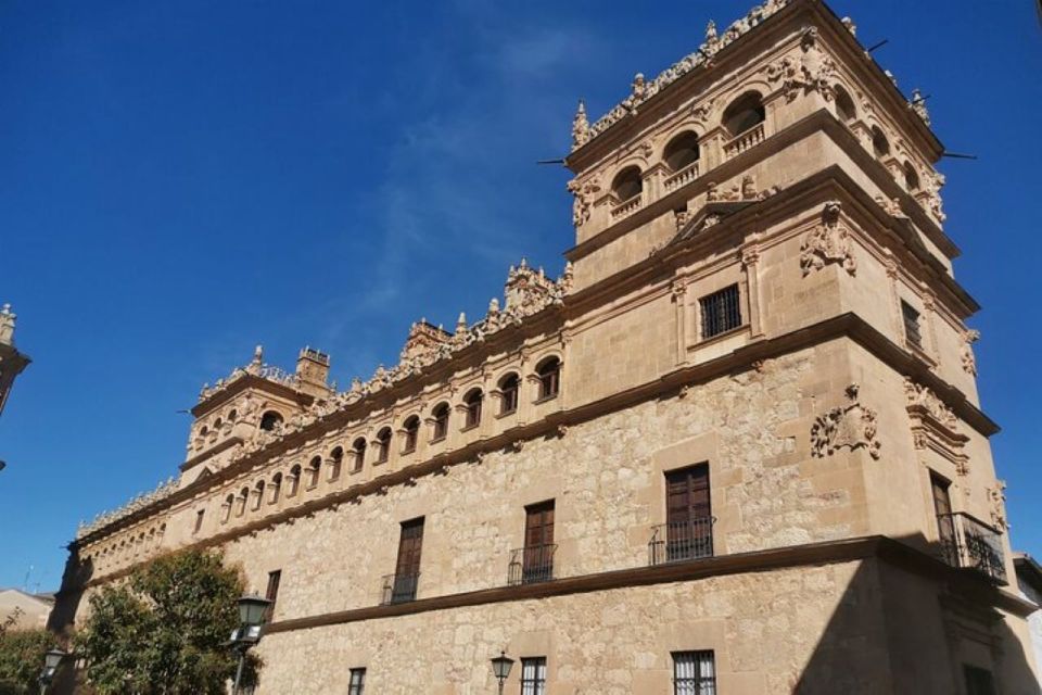 Salamanca: Guided Sightseeing Tour by Bicycle - Iconic Architectural Gems