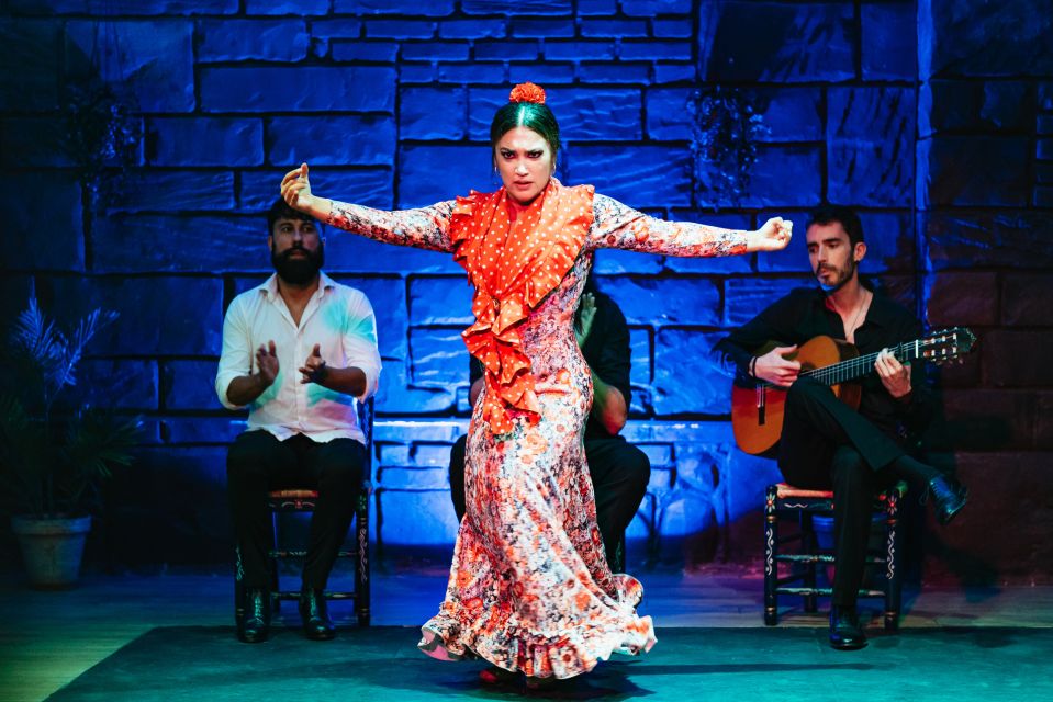 Seville: Baraka Sala Flamenca Show With Drink in Tirana - Highlights of the Experience