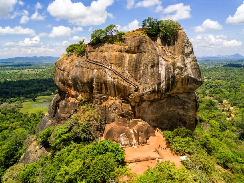 Sigiriya and Pidurangala Rock From Negombo - Pickup and Transportation