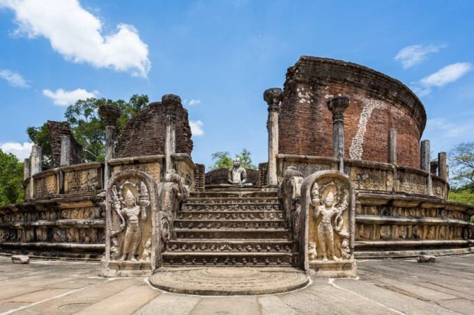 Sri Lanka Cultural Triangle in 2 Days With Minneriya Safari - Pickup and Accommodation