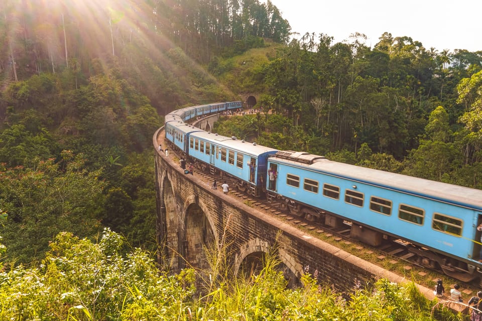 Sri Lanka Nature, Culture, History and Wildlife in 4 Days - Hill Country Blue Train