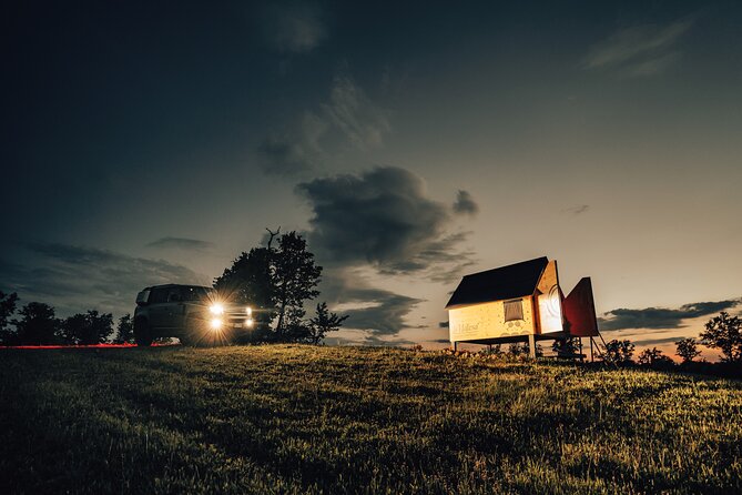 Stellar Picnic: Delight at Sunset in the Tuscan Countryside - Unforgettable Picnic Memories