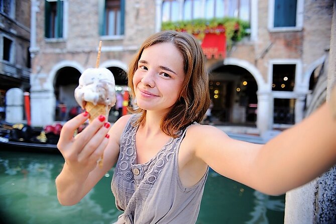 Sweet Venice: Traditional Cafès and Pastry Shops Walk - Location and Badge