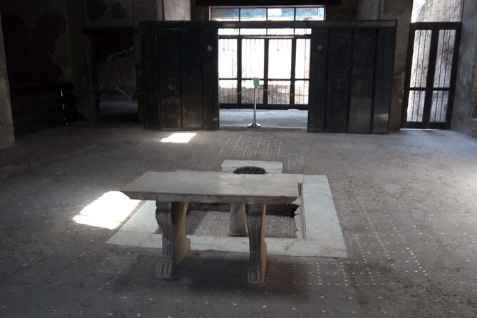 Tour of Naples, Herculaneum and Pompeii - Explore the Ruins