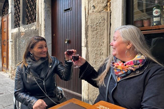 Venice Cicchetti & Spritz Food Tour in Cannaregio With Dinner - Visiting the Jewish Ghetto