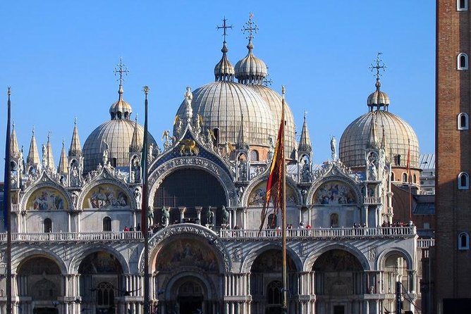 Venices Best: Basilica, Doges Palace, Gondola & History Gallery - Gondola Ride Experience