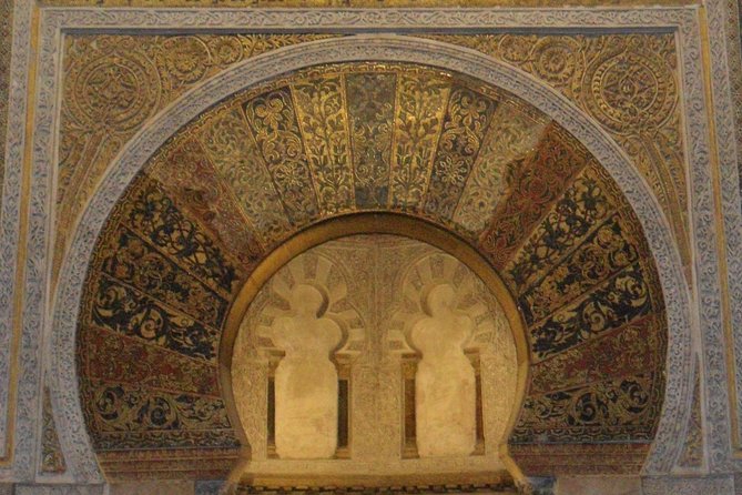 Visit Cathedral Mosque With Official Guide. Small Groups - Tour Highlights and Inclusions