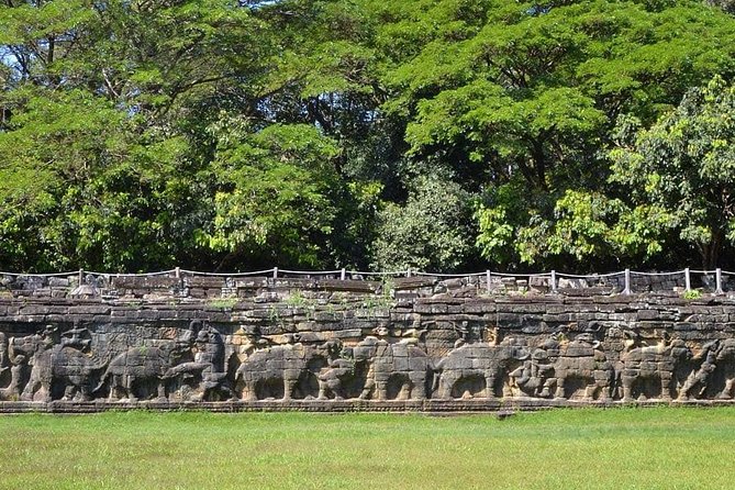 1-Day Tour With Private Transportation and English Speaking Guide - Meeting and Pickup Information
