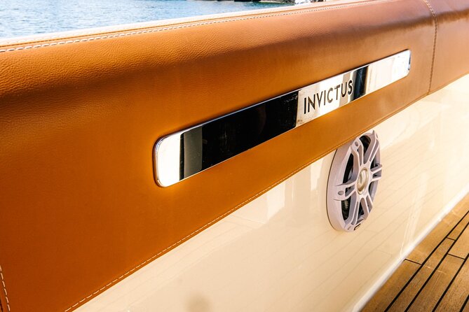 1H Private Cruise Lake Como Tender Yacht Invictus 9 Pax - Explore Lake Como