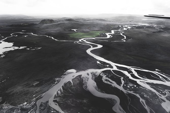 Airplane Tour Over Black Sands and Riverbeds From Skaftafell - Tips for Travelers