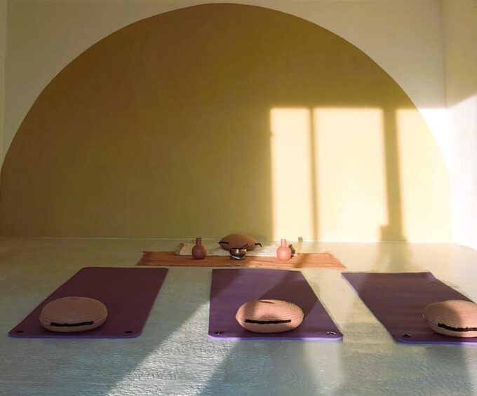 Aix & Marseille: Well-being Day: Nature, Yoga, Picnic & Wine - Flexible Arrival and Departure