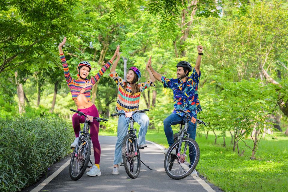 All Madrid: Private Electric Bike Tour Around the City - Discovering Local Quarters