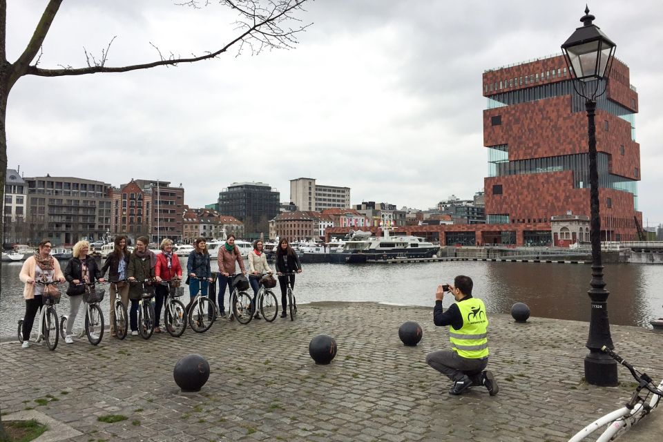 Antwerp: City Highlights Group Bike Tour With a Guide - Tips for Participants