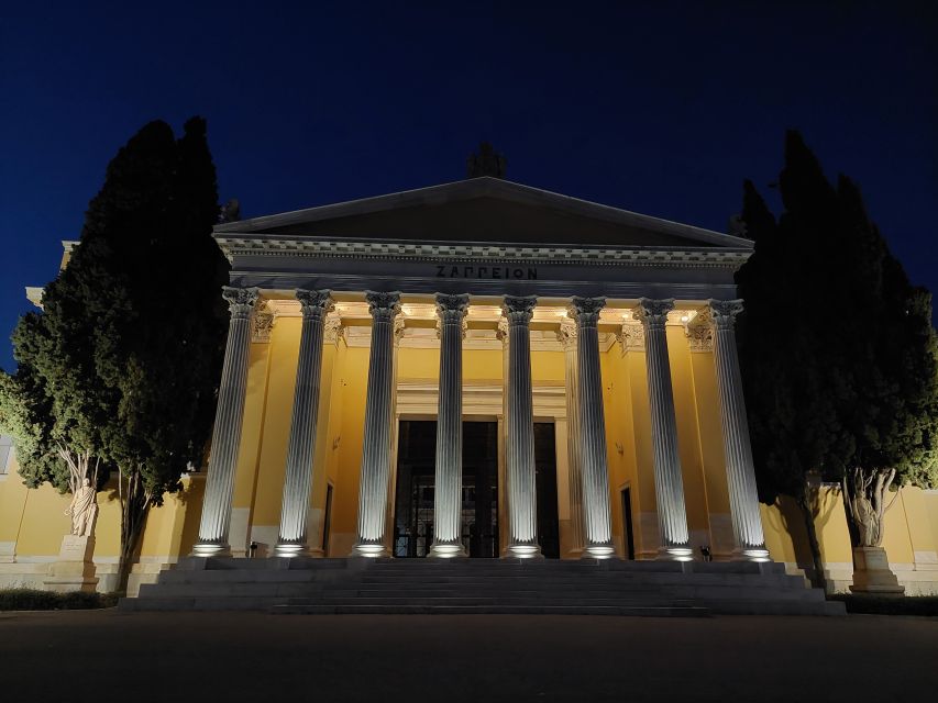 Athens: City Highlights Nighttime Walking Tour in Spanish - Frequently Asked Questions