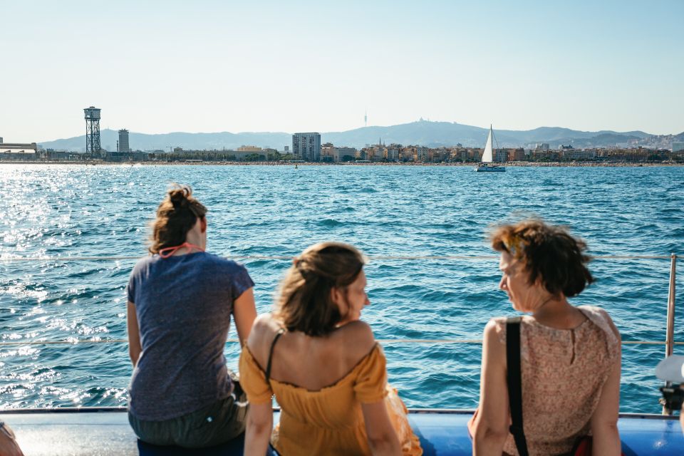 Barcelona: Sunset Catamaran Cruise With Live Music - Live Music and Atmosphere