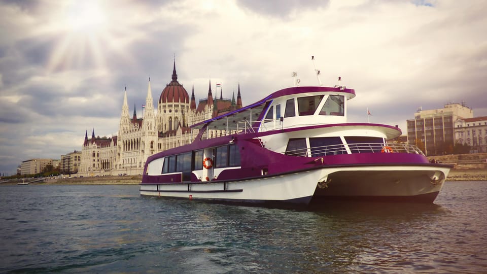 Budapest: Happy Hour Sightseeing Cruise - Nearby Attractions