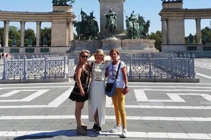Budapest : Highlights & Hidden Gems Walking Tour - Booking and Cancellation Policy