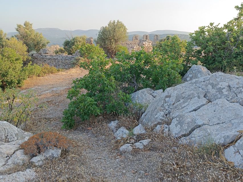 Chios:Armolia Castle Hiking Tour - Visiting Armolia Castle