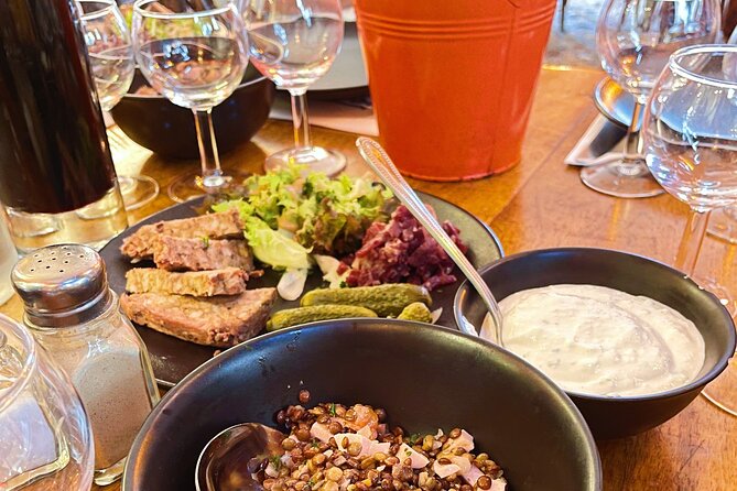 Embark on an Aperitif Journey Through the Old Town - Pairing Culinary Delights With Wine