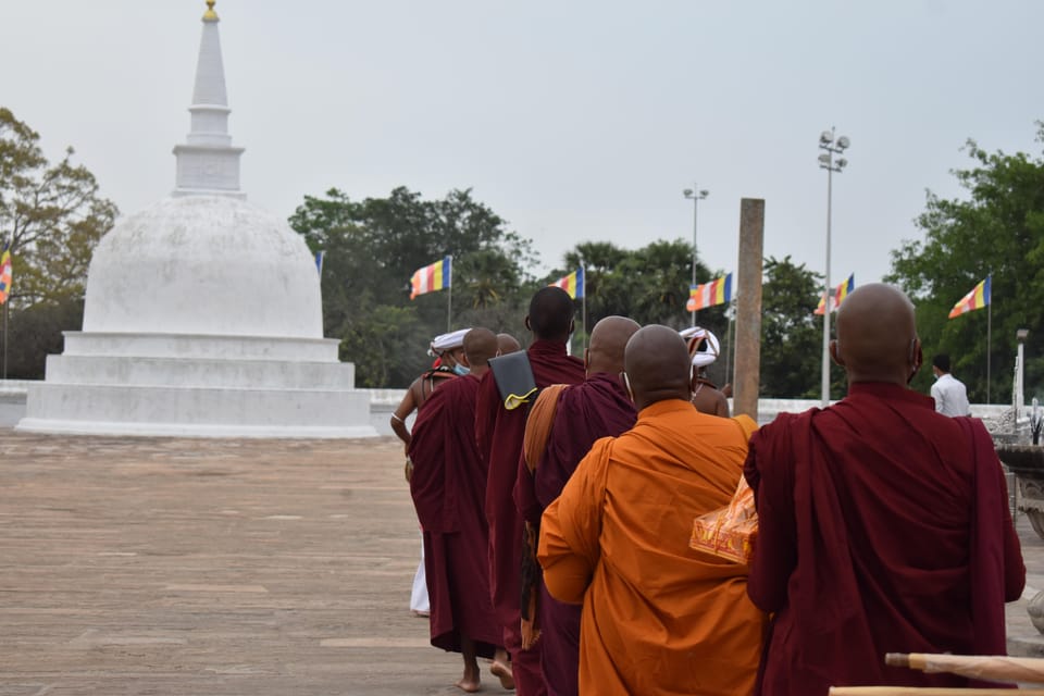 From Colombo: 2-Day Cultural Triangle Tour With Sigiriya - Group Size