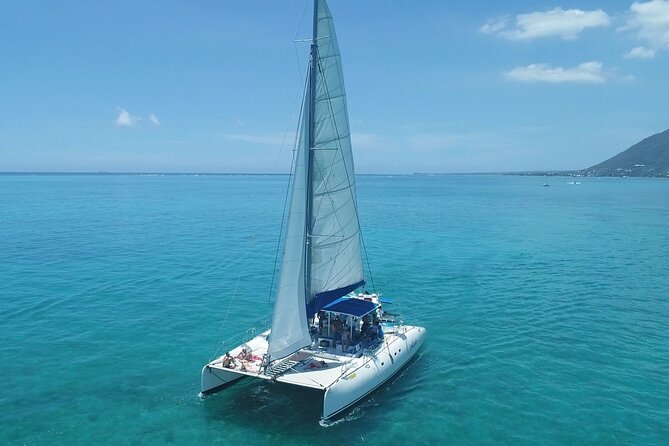 Full Day Catamaran Cruise on Shared Basis to Bénitiers Island - Additional Activities on Bénitiers Island