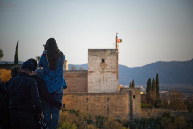 Granada and Albaicin: Wine and Tapas Tour - Cancellation Policy