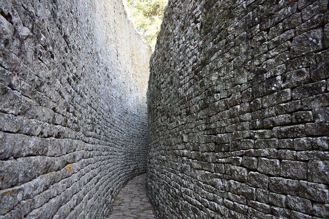 Great Zimbabwe - Exploring the Site