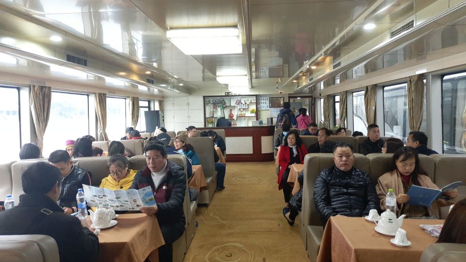 Gullin: Li River Full-Day Cruise by Boat With Lunch - Exploring Yangshuo Town