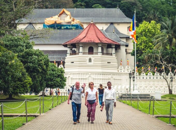 Kandy: Private Guided City Tours by Tuk Tuk Sightseeing Tour - Ceylon Tea and Gems