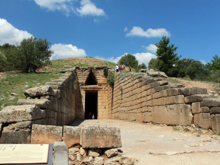 Mycenae: Audioguide - Citadel, Treasure of Atréus & Museum - Discovering the Treasure