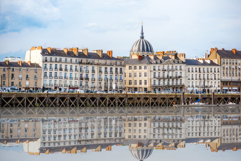 Nantes: First Discovery Walk and Reading Walking Tour - Flexible Tour Stops for Breaks