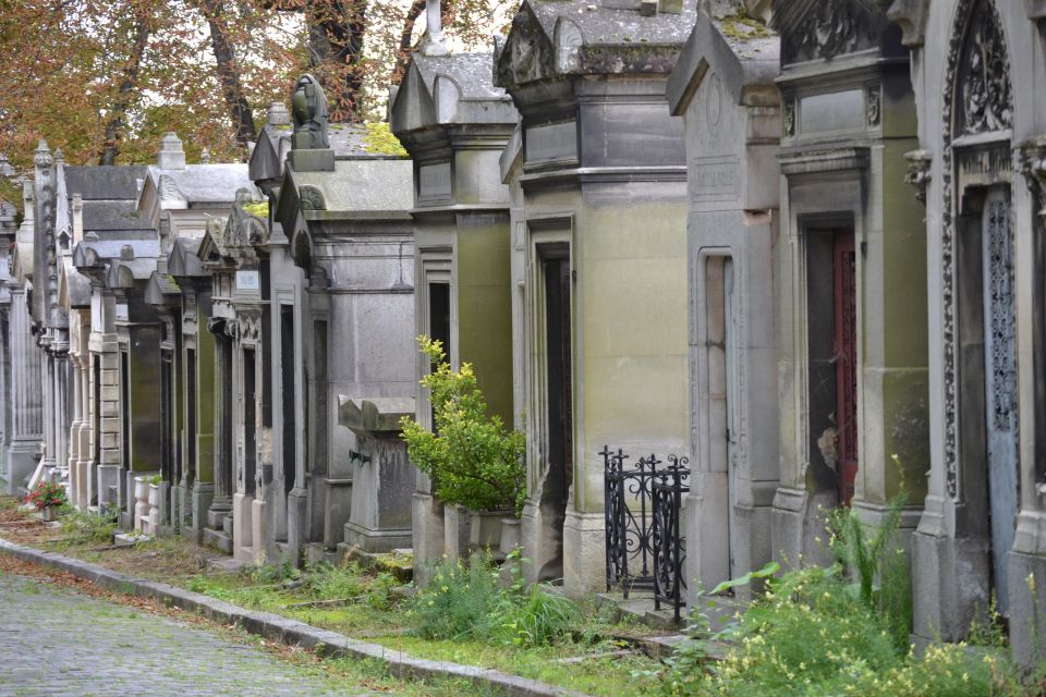 Paris: Pere Lachaise Cemetery Guided Tour in French - Frequently Asked Questions