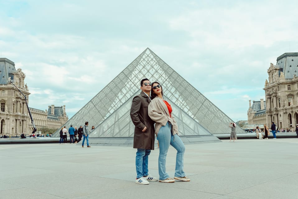 Paris : Street Photoshoot - Communication and Support