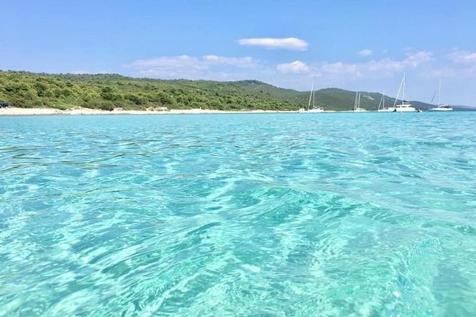 Private Speedboat Tour to Sakarun Bay and Golubinka Cave - Veli Rat Lighthouse