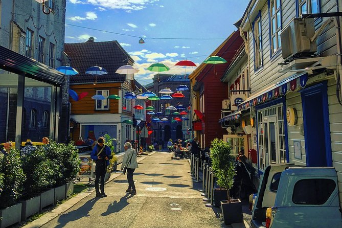 PRIVATE Tour: Bergen City Sightseeing, 4 Hours - Guides Expertise and Passion