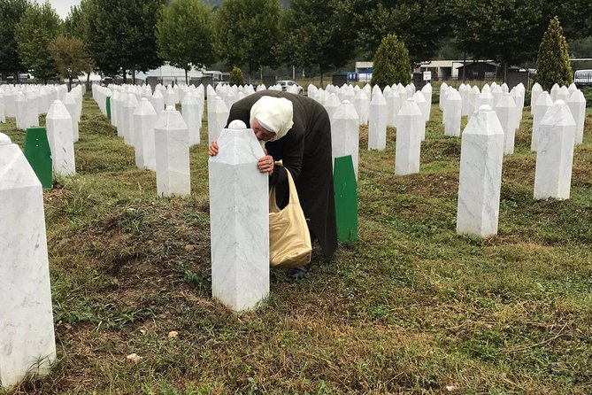 REMEMBERING SREBRENICA (Genocide Study Tour 11/07/95) - The Sum Up