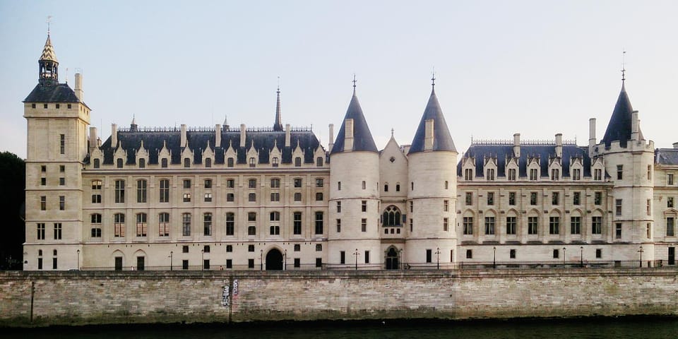 Sainte Chapelle & Conciergerie Private Guided Tour - Revolutionary Legacy