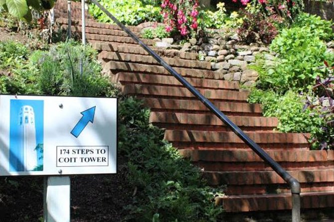 San Francisco Urban Hike: Coit Tower, Lombard Street and North Beach - Discovering North Beach