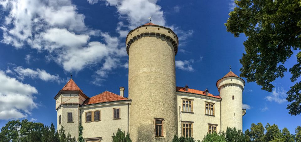 Self-Guided Bike Tour to Konopiste Castle - Dining Opportunities