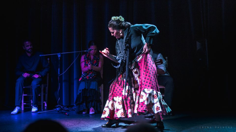 Seville: Traditional Flamenco Show in Triana - Taking in Andalusian Culture