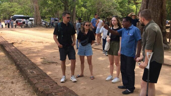 Dambulla/Sigiriya: Polonnaruwa & Minneriya Park Jeep Safari - Frequently Asked Questions