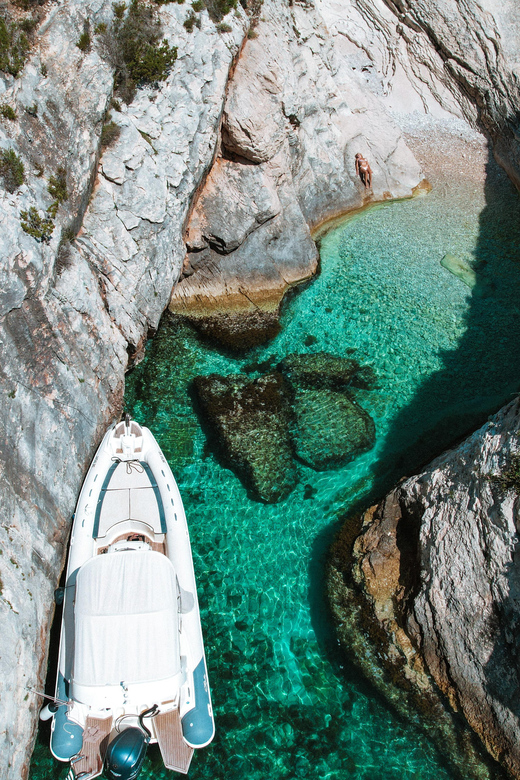 From Vis: Speed Boat Tour Along South Shore of Vis - Tour Features