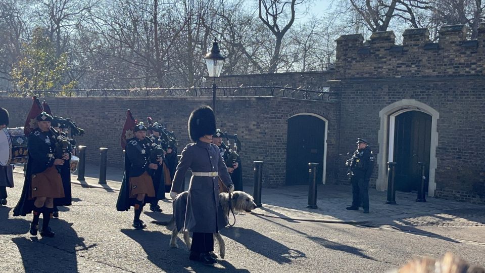 London: Royal Family and Changing of the Guards Walking Tour - Frequently Asked Questions