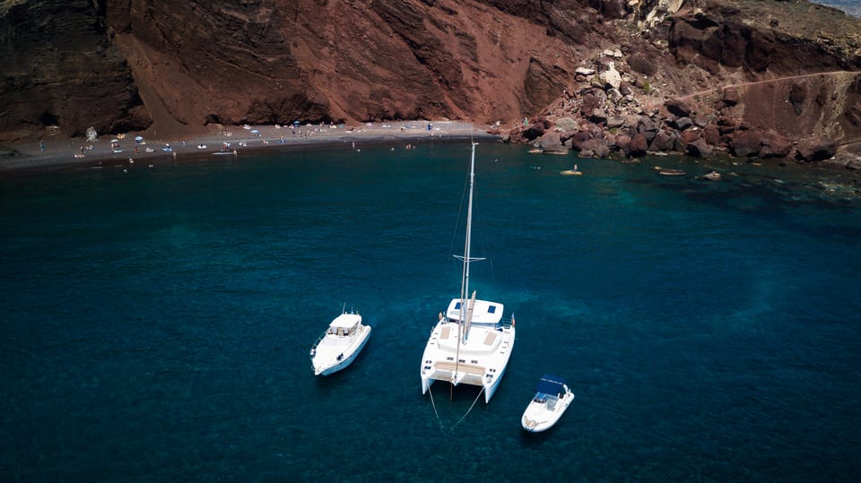 Santorini: Private Day Cruise With Full Greek Lunch - Savoring the Traditional Greek Lunch